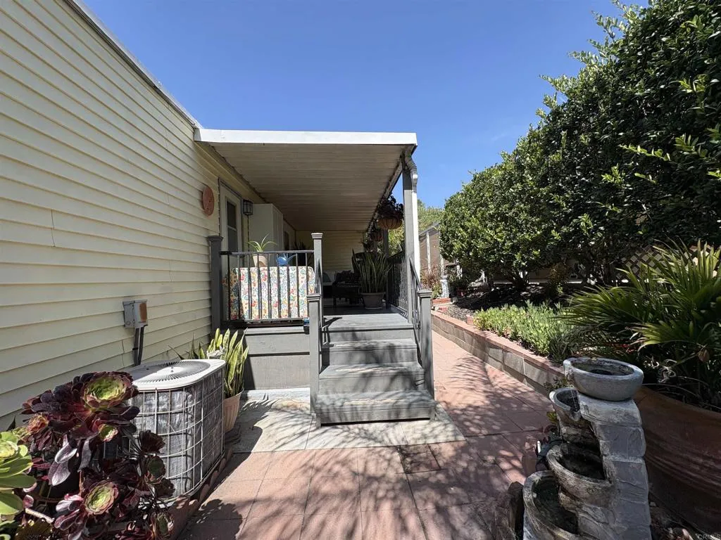 https://cdn.realtyfeed.com/cdn/127/306722915/6caf6ff832b7a1a6b3d9153b53ec2b3e.webp