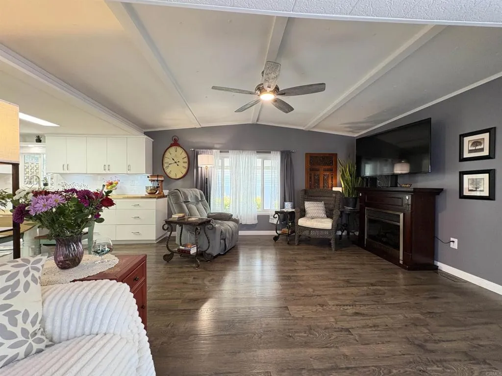 https://cdn.realtyfeed.com/cdn/127/306722915/9bf8effc44061eb71b4d3fccc6d49f21.webp