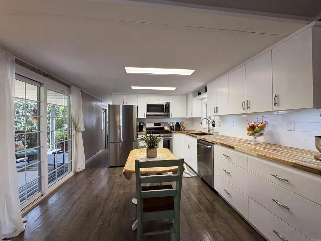 https://cdn.realtyfeed.com/cdn/127/306722915/a899732077cc40c80d8178d0652db8dd.webp