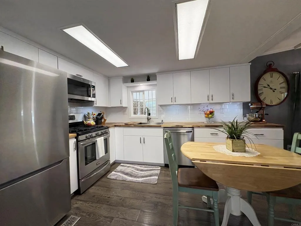 https://cdn.realtyfeed.com/cdn/127/306722915/ea09d019383be40df711f0d032e7fb84.webp