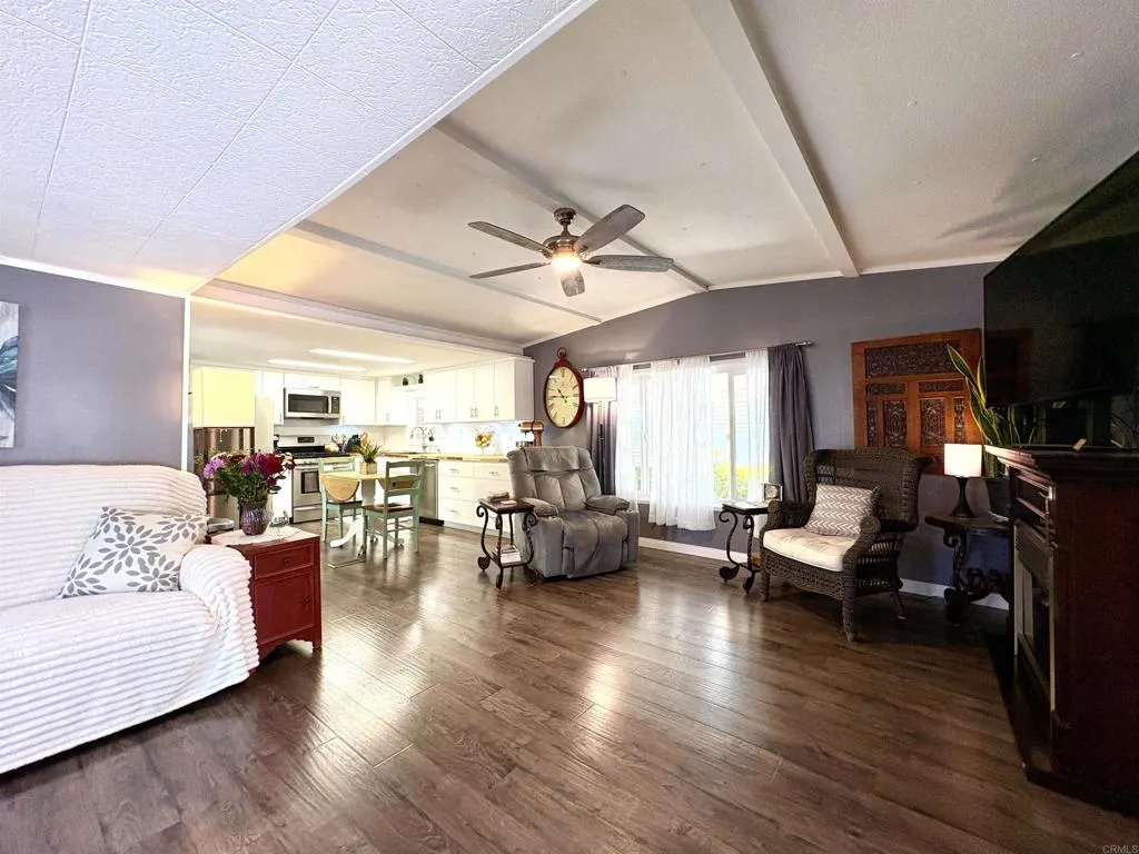https://cdn.realtyfeed.com/cdn/127/306722915/fbc70b087bf971bd0cd4e410a372d265.webp