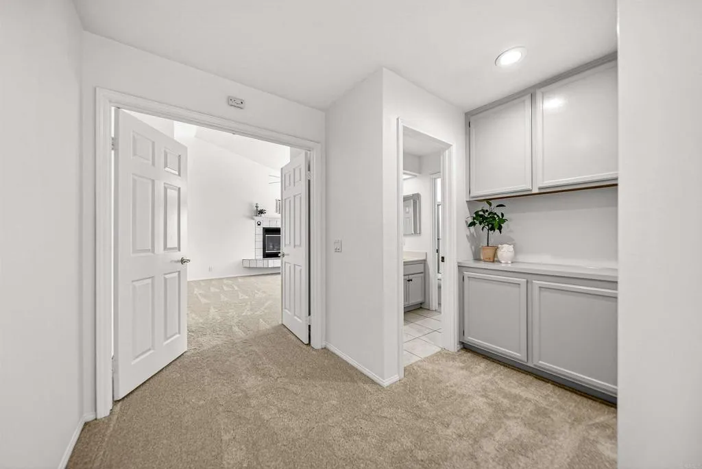 https://cdn.realtyfeed.com/cdn/127/306722918/238aa5af9276e239cd9cf6aede274503.webp