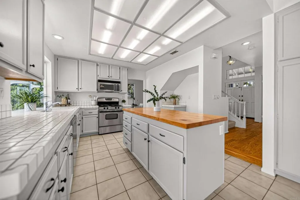 https://cdn.realtyfeed.com/cdn/127/306722918/d9f90b44c6b8c0726507e26369b2a67d.webp