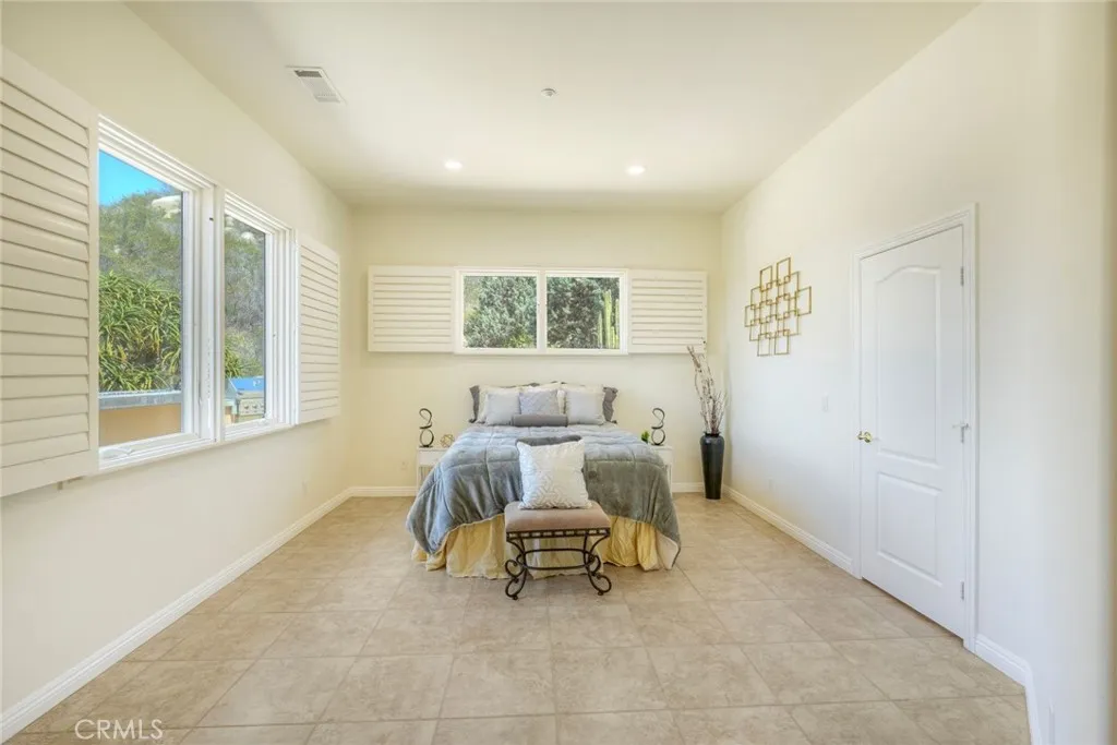 https://cdn.realtyfeed.com/cdn/127/306722946/0383dc035746846cb3fe7c1218c3a18c.webp