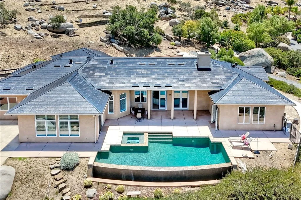 https://cdn.realtyfeed.com/cdn/127/306722946/36dc6507358f2bcc34a595fc94011365.webp