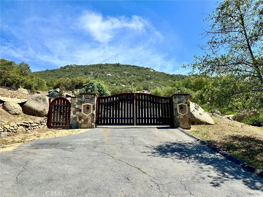 https://cdn.realtyfeed.com/cdn/127/306722946/6d92aeac7b69f637b516f53a9037650b.webp