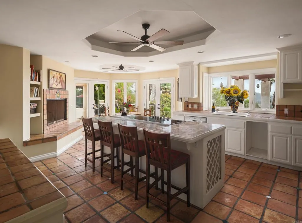 https://cdn.realtyfeed.com/cdn/127/306722966/658cb2b5006407942b5bf18fba90281d.webp