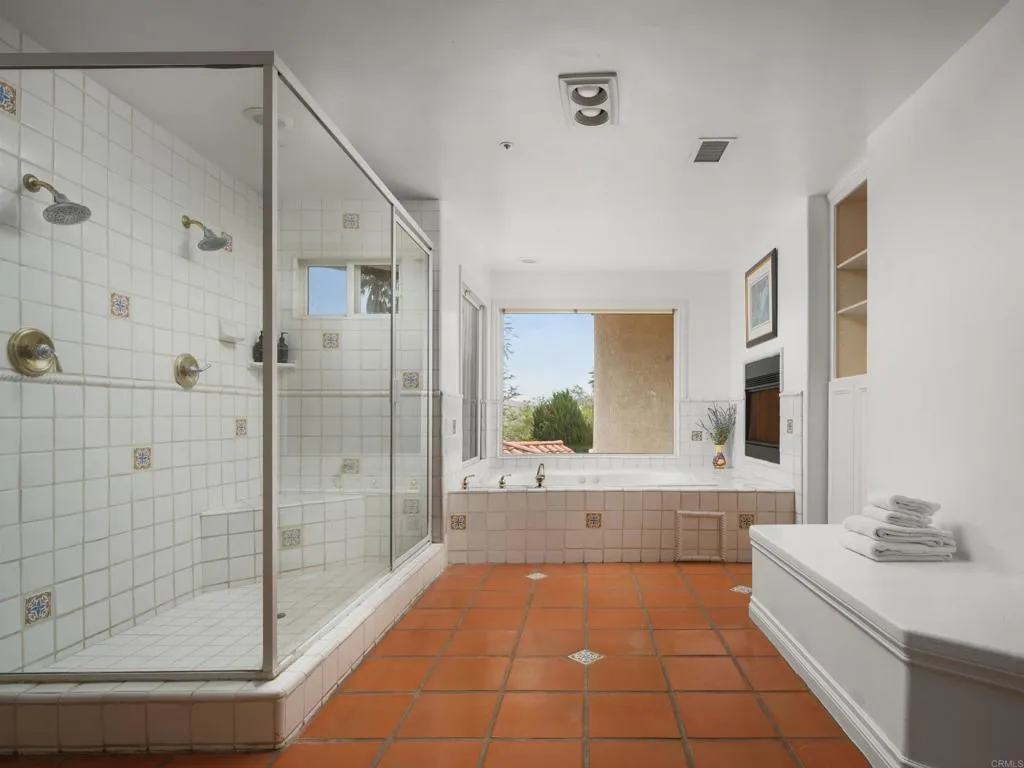 https://cdn.realtyfeed.com/cdn/127/306722966/8c6d5eb649ac2b527911f516c0b90d64.webp