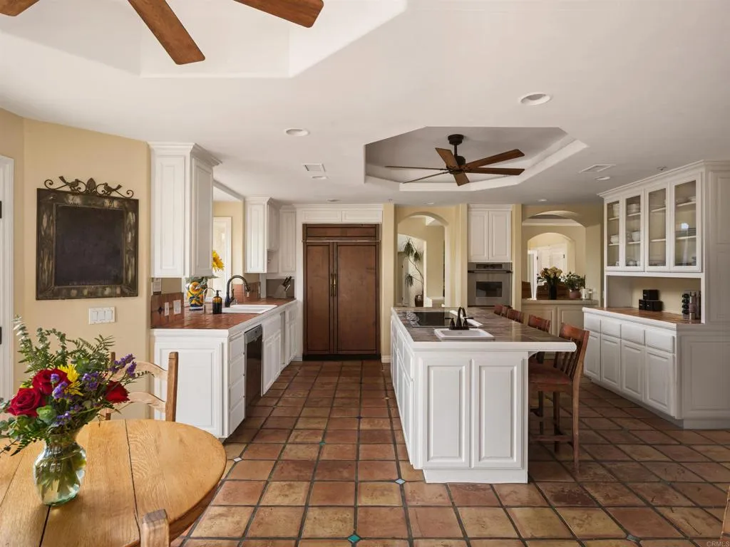 https://cdn.realtyfeed.com/cdn/127/306722966/93cd684e1c800afc32ec2d4e48bb8c5e.webp