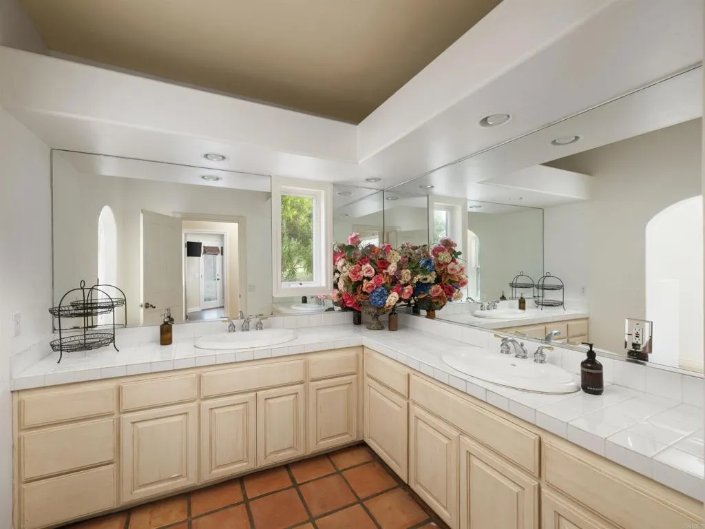 https://cdn.realtyfeed.com/cdn/127/306722966/ddbfd1af35f8756647f87c05012e1cb3.webp