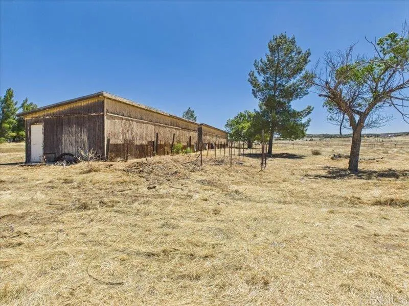 https://cdn.realtyfeed.com/cdn/127/306723006/eae6de7ee8e5c142e4d185694df4f5c6.webp