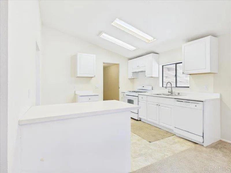 https://cdn.realtyfeed.com/cdn/127/306723006/f2804b333593a122ccd0710a05662585.webp