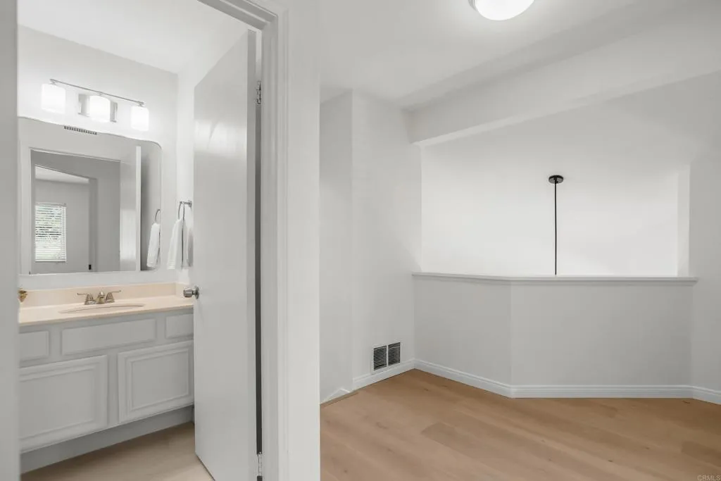 https://cdn.realtyfeed.com/cdn/127/306723111/40eaba26d037cf474ab18c5b8cb86f5d.webp