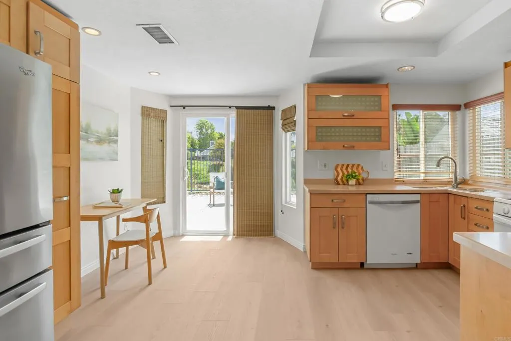https://cdn.realtyfeed.com/cdn/127/306723111/ce457e7c26e36dfed9d27d23fd609d75.webp