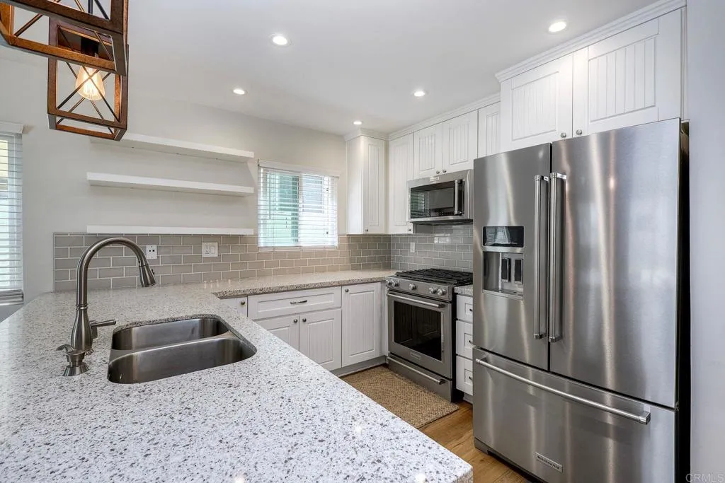 https://cdn.realtyfeed.com/cdn/127/306723113/332b1edee3a649fdfa4ce39a71440f83.webp