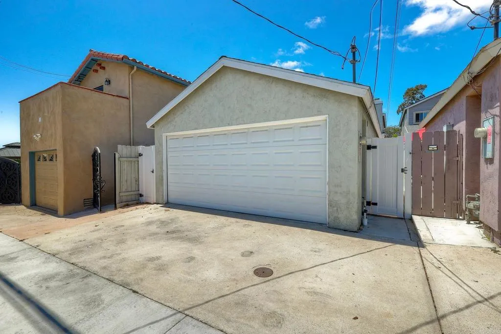 https://cdn.realtyfeed.com/cdn/127/306723113/ca6e4bde1aa47864e0df4df2fc348b45.webp