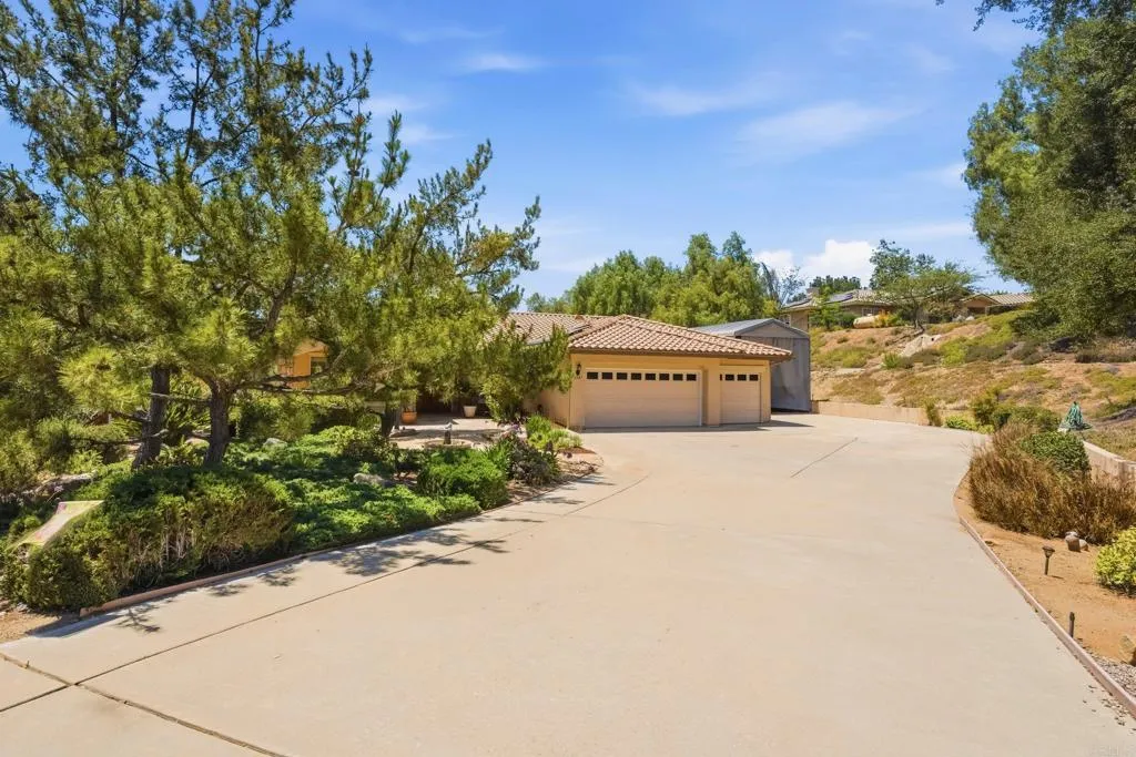 https://cdn.realtyfeed.com/cdn/127/306723126/4d70dc71bbbe1a9e5c2db9d1bd654b4e.webp