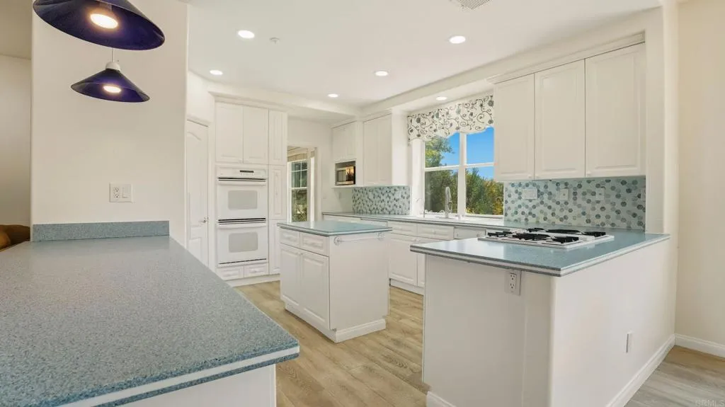https://cdn.realtyfeed.com/cdn/127/306723126/8f99648da07d6fe0eab6b10ddf573015.webp