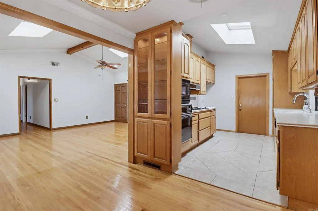 https://cdn.realtyfeed.com/cdn/127/306723136/0cb84f67eb31af4adaf31080de2a9e66.webp