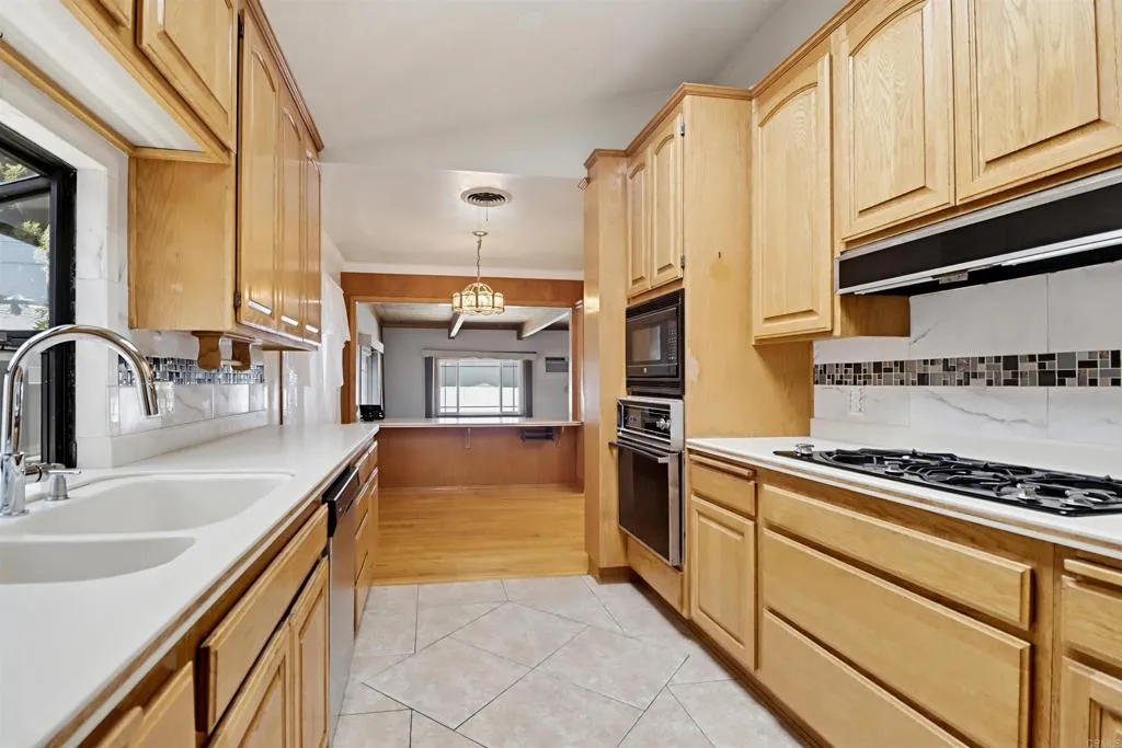 https://cdn.realtyfeed.com/cdn/127/306723136/5805e1e4d9532dd87e6dd9232b851628.webp