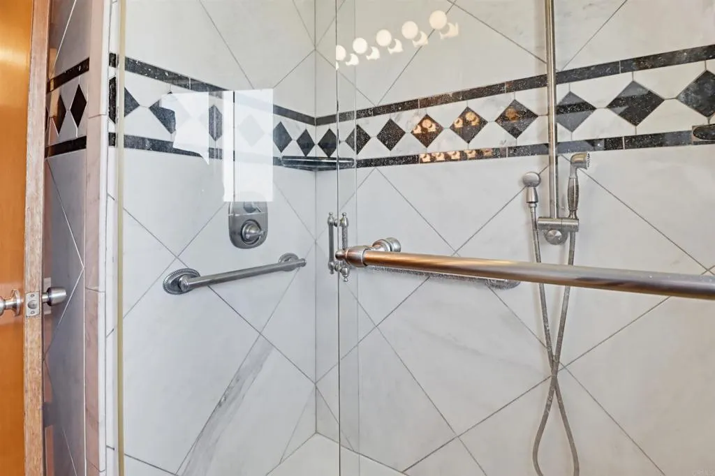 https://cdn.realtyfeed.com/cdn/127/306723136/8fdaf428639e2277fe362eff8ac17b55.webp