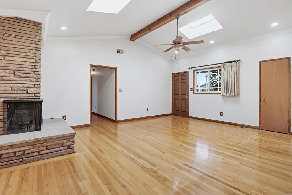 https://cdn.realtyfeed.com/cdn/127/306723136/9b249410cc217a85746b954397fe0c4d.webp