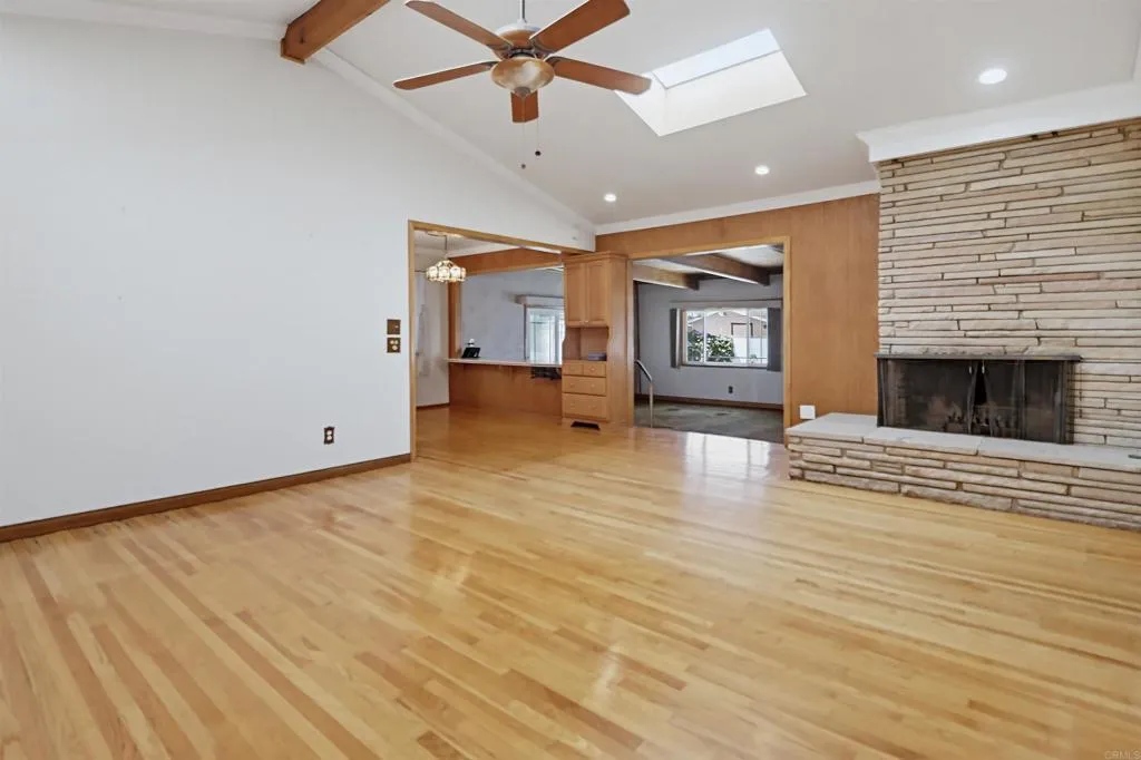 https://cdn.realtyfeed.com/cdn/127/306723136/e4ddc2b6b8749adea62555150f17965e.webp