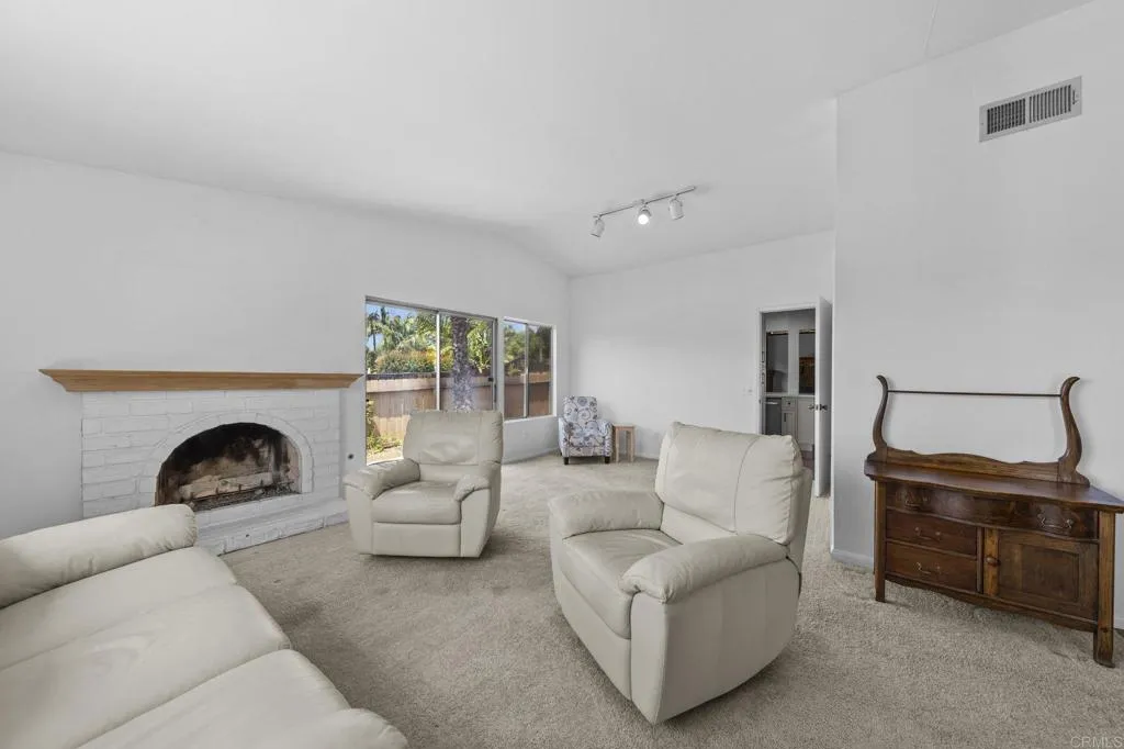 https://cdn.realtyfeed.com/cdn/127/306723156/2a2274cdcb982f77eb6b5c31abb7be22.webp