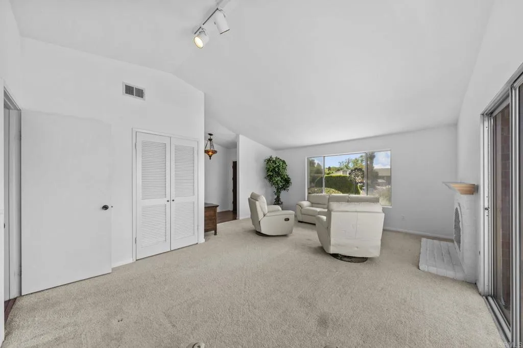 https://cdn.realtyfeed.com/cdn/127/306723156/31b5e46f550325f9b1aafdd14d792e83.webp