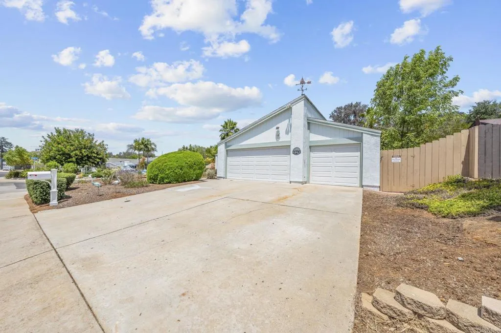 https://cdn.realtyfeed.com/cdn/127/306723156/49a2070839cd47ef62d7c507291312ac.webp