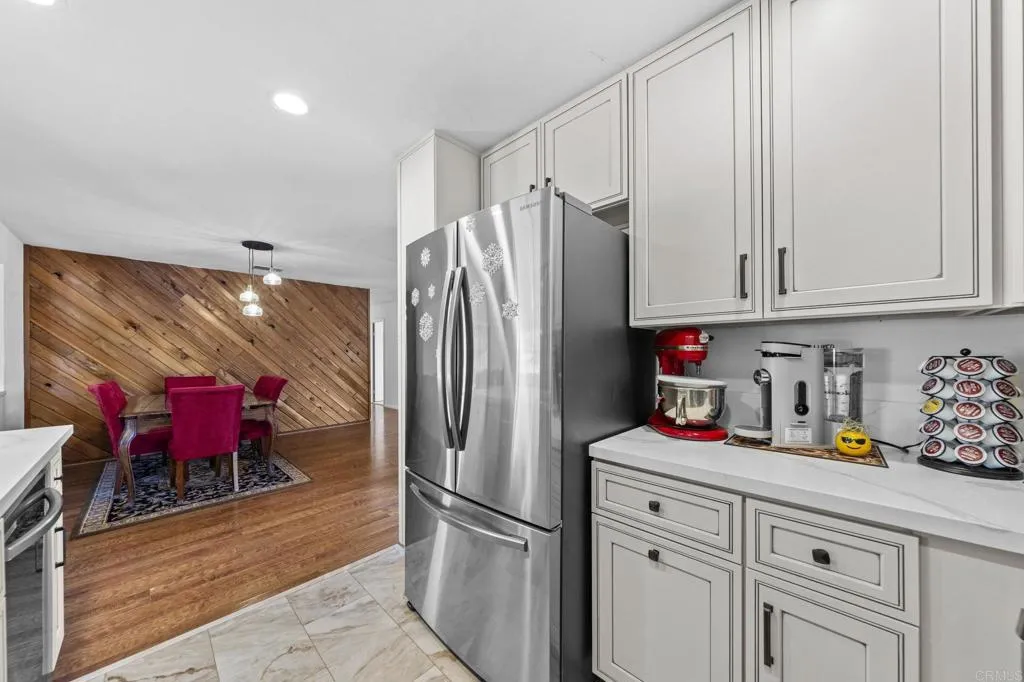 https://cdn.realtyfeed.com/cdn/127/306723156/55e21a37305909b3e728da5f1a297a1d.webp