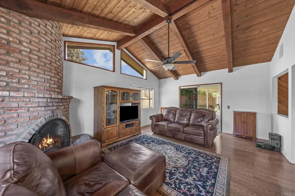 https://cdn.realtyfeed.com/cdn/127/306723156/bd82adace055e1b0b1b31e08264b6063.webp