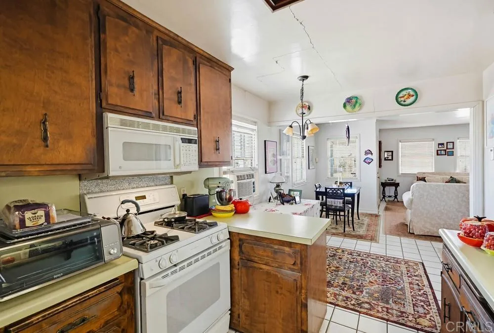 https://cdn.realtyfeed.com/cdn/127/306723165/004444c8448e25c67363f1d9b0082ec1.webp