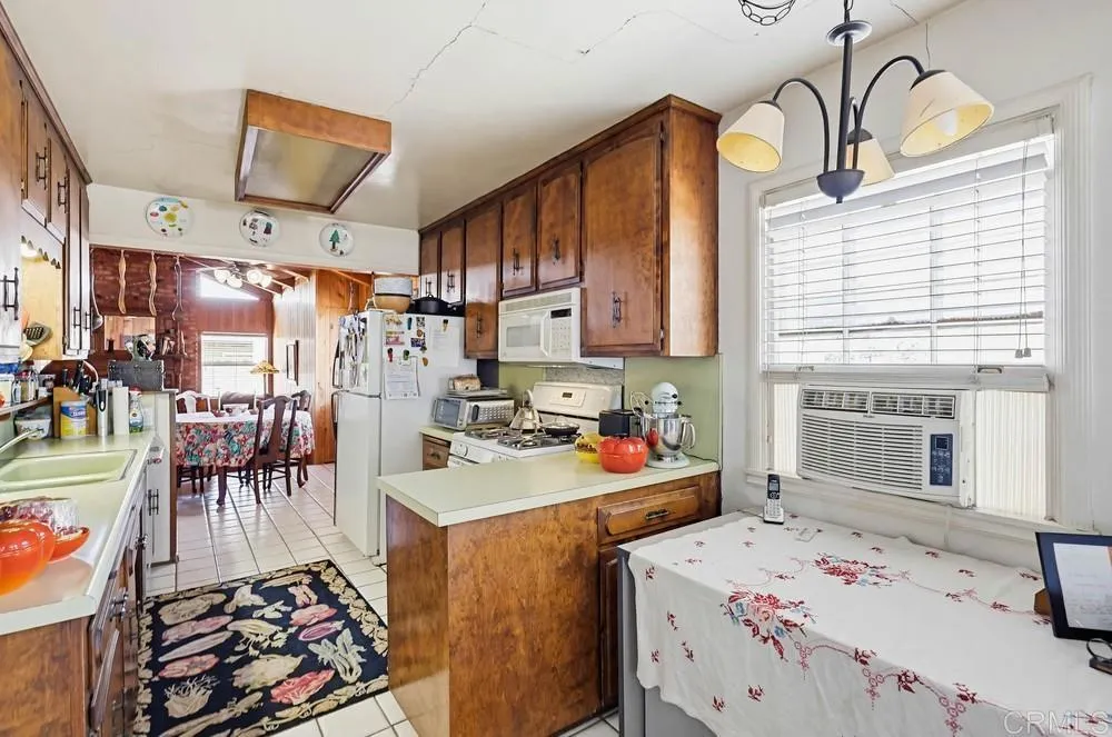 https://cdn.realtyfeed.com/cdn/127/306723165/15bf56e07e46fe00d6aa4a9799a9f2b3.webp