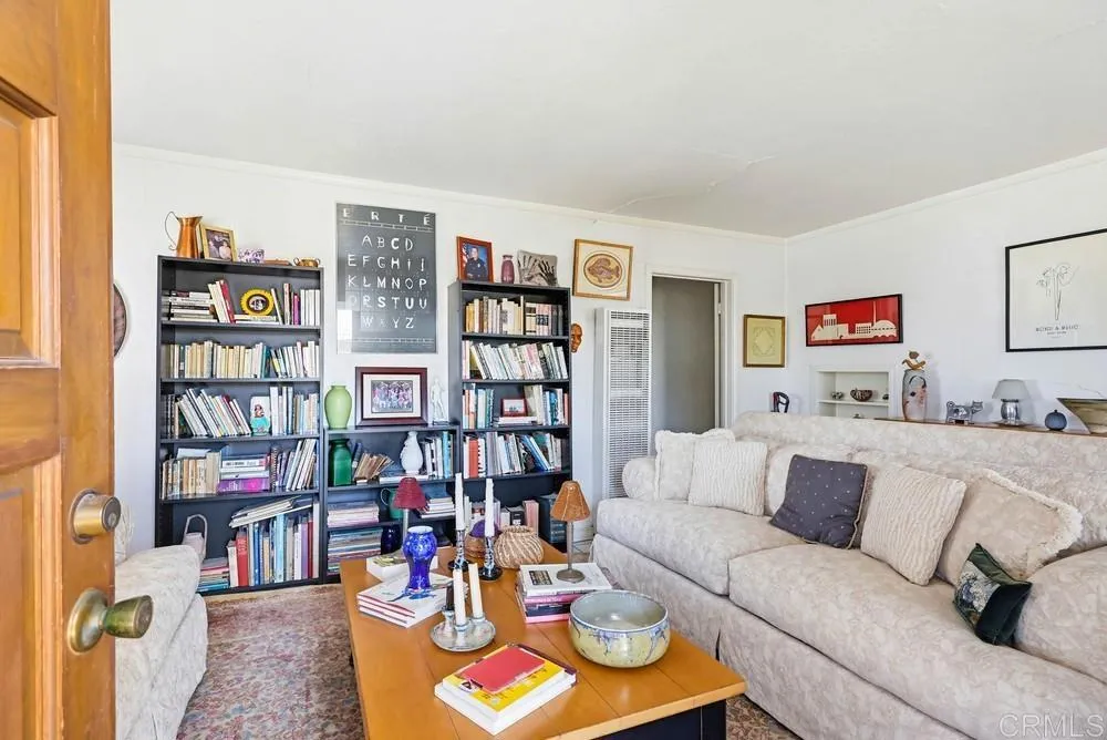 https://cdn.realtyfeed.com/cdn/127/306723165/319f0fae773f9956386df5617238eb3b.webp