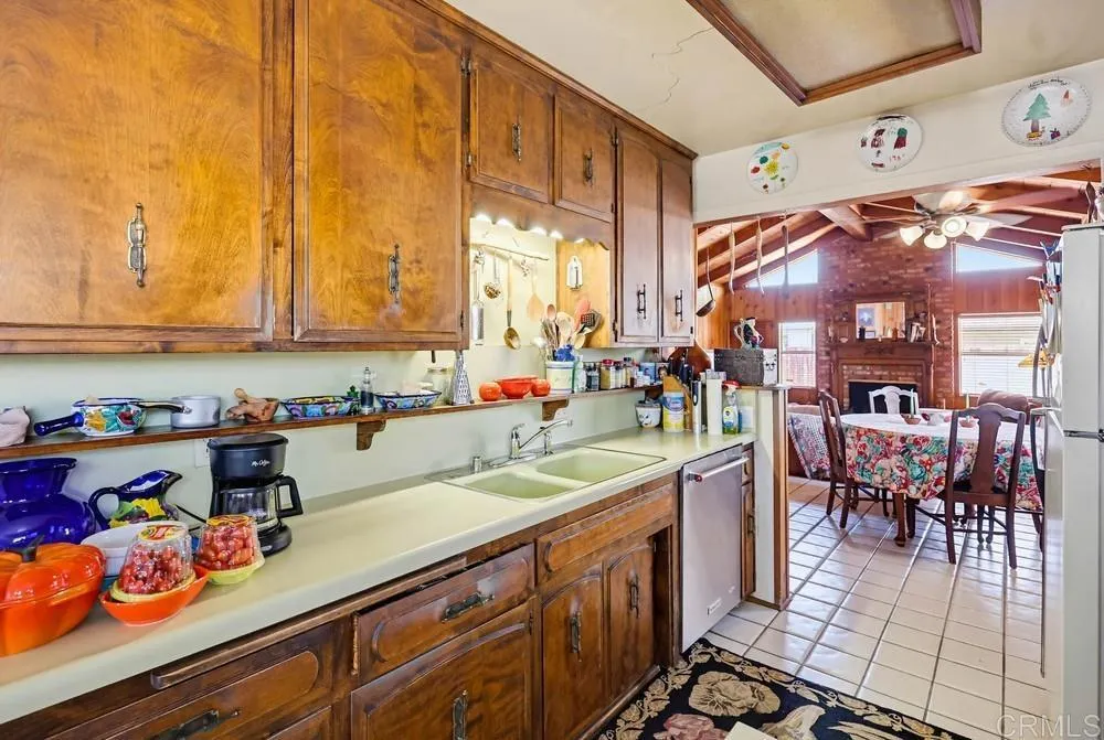 https://cdn.realtyfeed.com/cdn/127/306723165/3cc158dba05c2518583ab2e3745313bc.webp