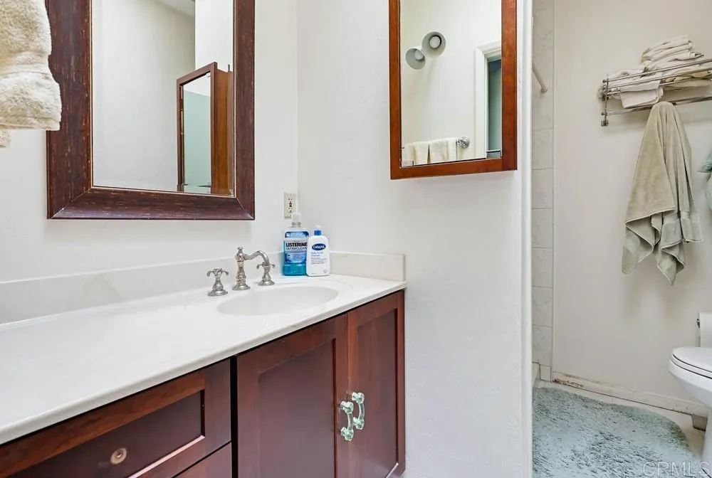 https://cdn.realtyfeed.com/cdn/127/306723165/fe1ab5a808e2d405d838ccd85fc4b6a1.webp