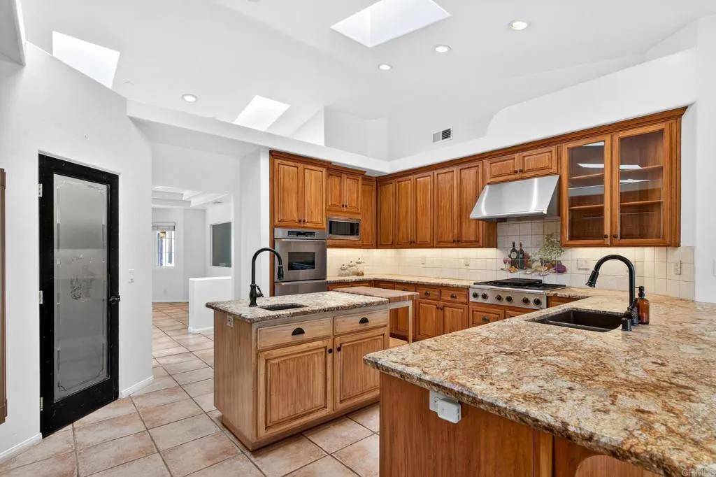 https://cdn.realtyfeed.com/cdn/127/306723175/7eff13b82bc358d1712d9a3dfa57ebb2.webp