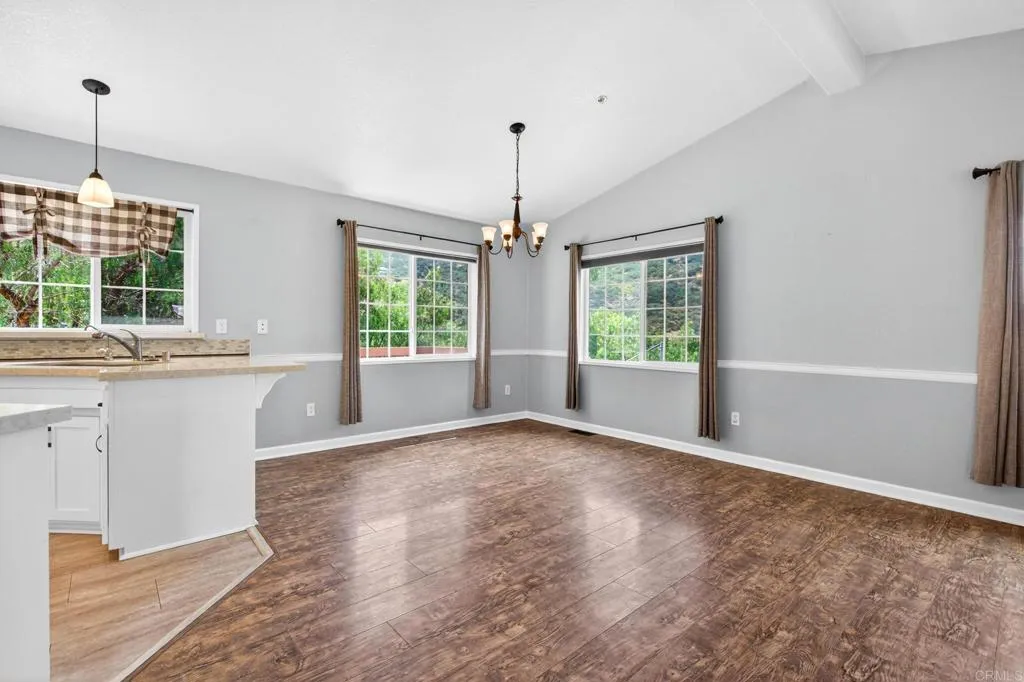 https://cdn.realtyfeed.com/cdn/127/306723176/392186e34ee4844f5edb6b87c57e306d.webp