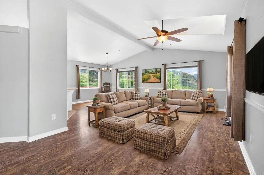 https://cdn.realtyfeed.com/cdn/127/306723176/3fbf736db80e848958488f896ab1f0bd.webp