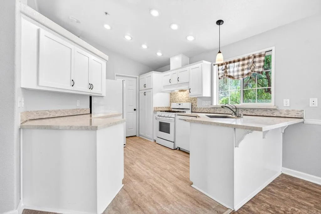 https://cdn.realtyfeed.com/cdn/127/306723176/509013ee17d898129cec7ca2ea5275e5.webp