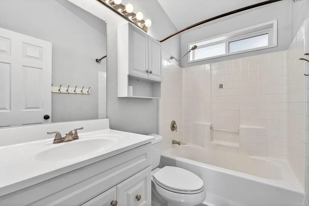 https://cdn.realtyfeed.com/cdn/127/306723176/9ab36a2f9cdd54d60fa5d417531136bd.webp