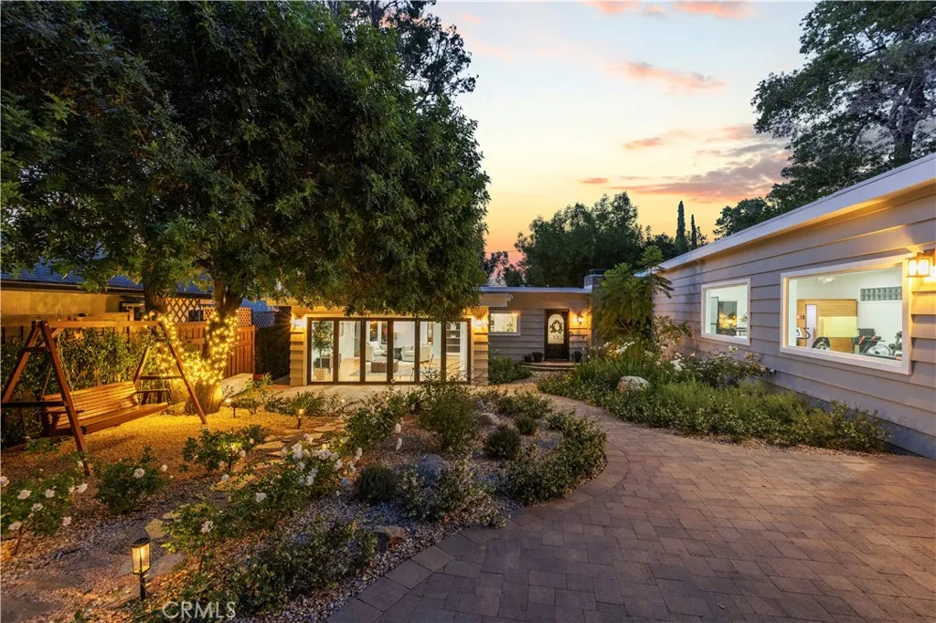 Woodland Hills, CA 91364