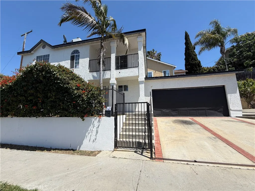 Los Angeles, CA 90019