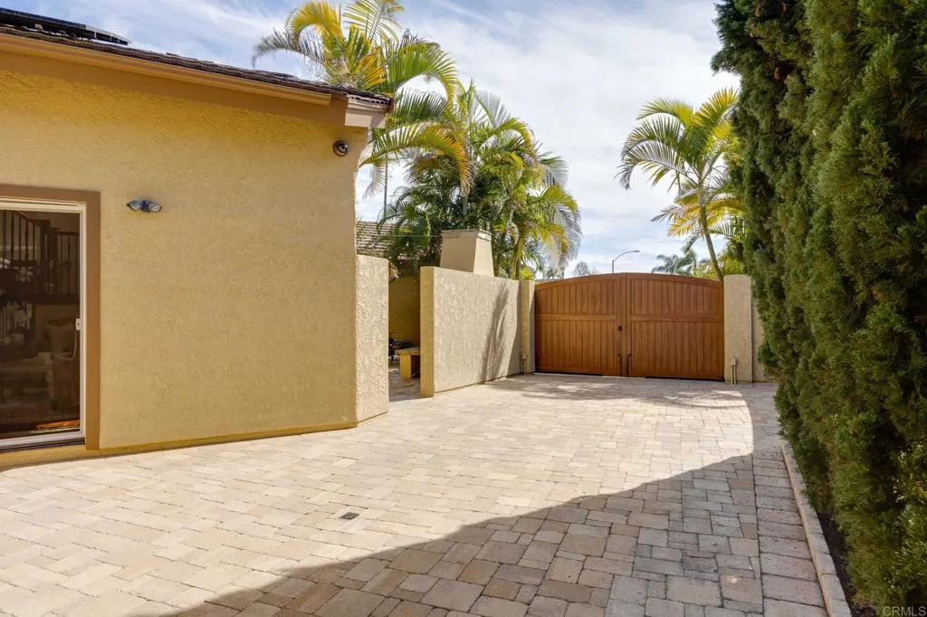 https://cdn.realtyfeed.com/cdn/127/306723343/31c7bd9f77458e4fc32abb1c386543e7.webp