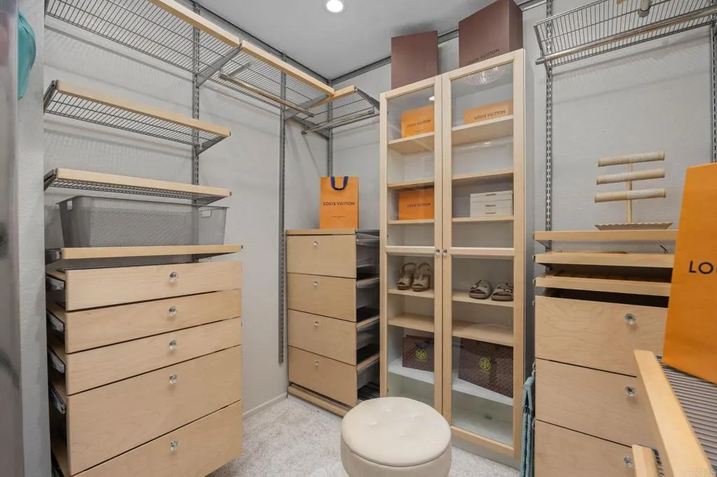 https://cdn.realtyfeed.com/cdn/127/306723343/4f11f5282c47f7cb9b40171a896f3ba0.webp