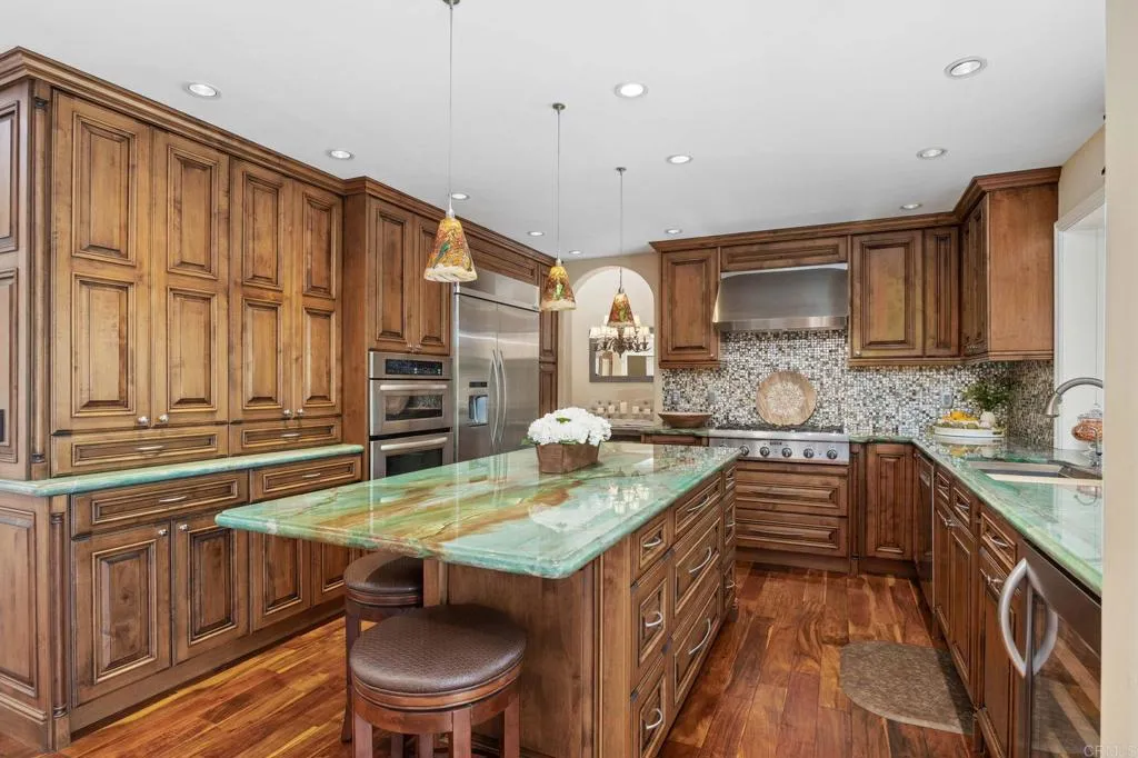 https://cdn.realtyfeed.com/cdn/127/306723343/a0fe97a0c1d0d4284177e8e7a9eeee68.webp
