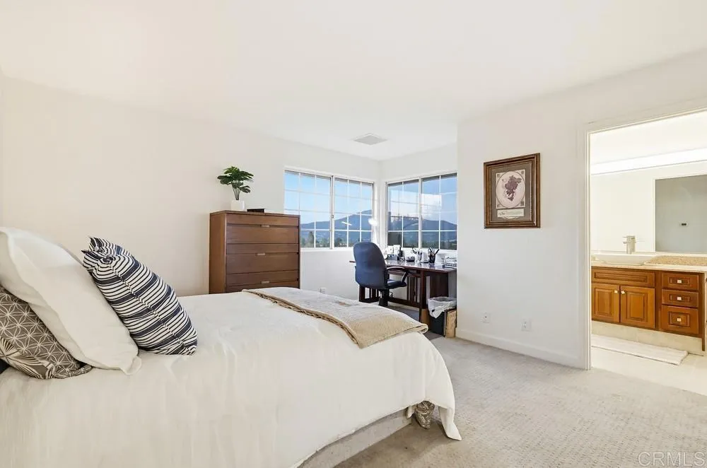 https://cdn.realtyfeed.com/cdn/127/306723345/0fc856a4d17033389baa50ef711060dd.webp