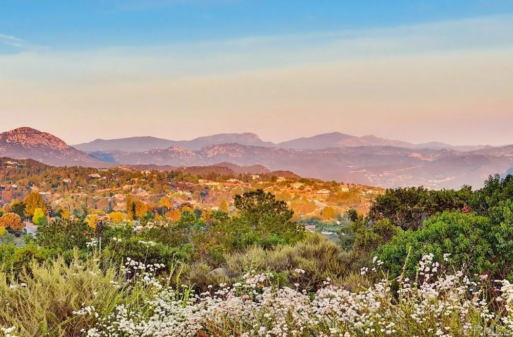 https://cdn.realtyfeed.com/cdn/127/306723345/5b45e29e1d278eb75aeefa0d5976b938.webp