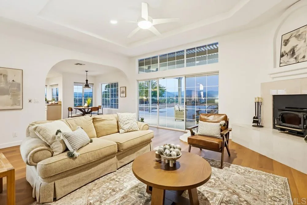 https://cdn.realtyfeed.com/cdn/127/306723345/7e5a66150208eb80554b2fb03a0a2f02.webp